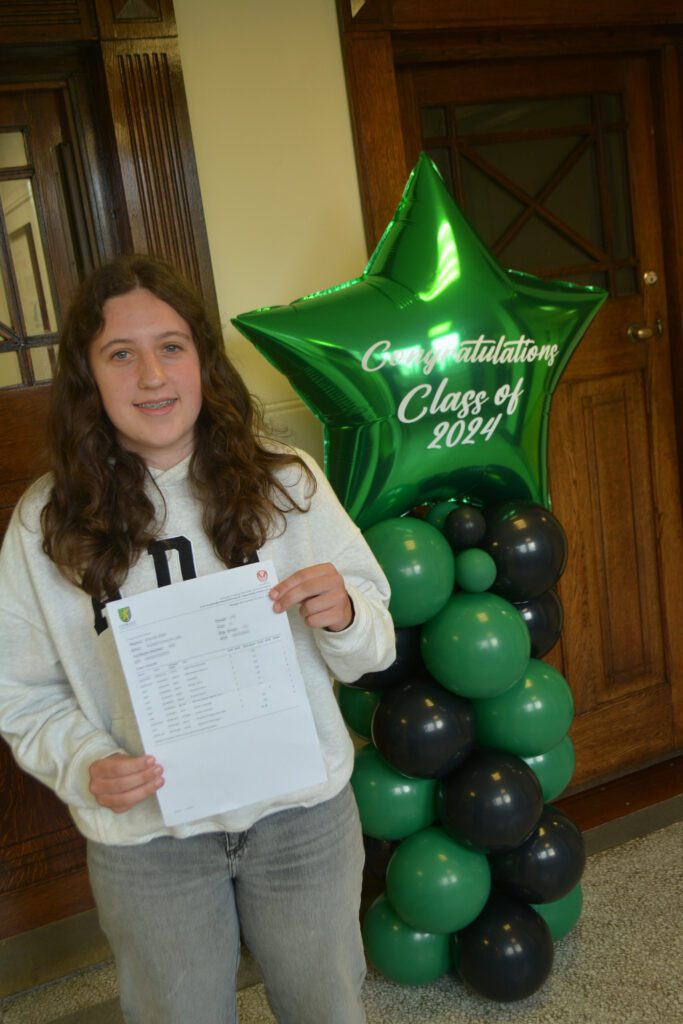 Cowley celebrates students' success on GCSE Results Day!